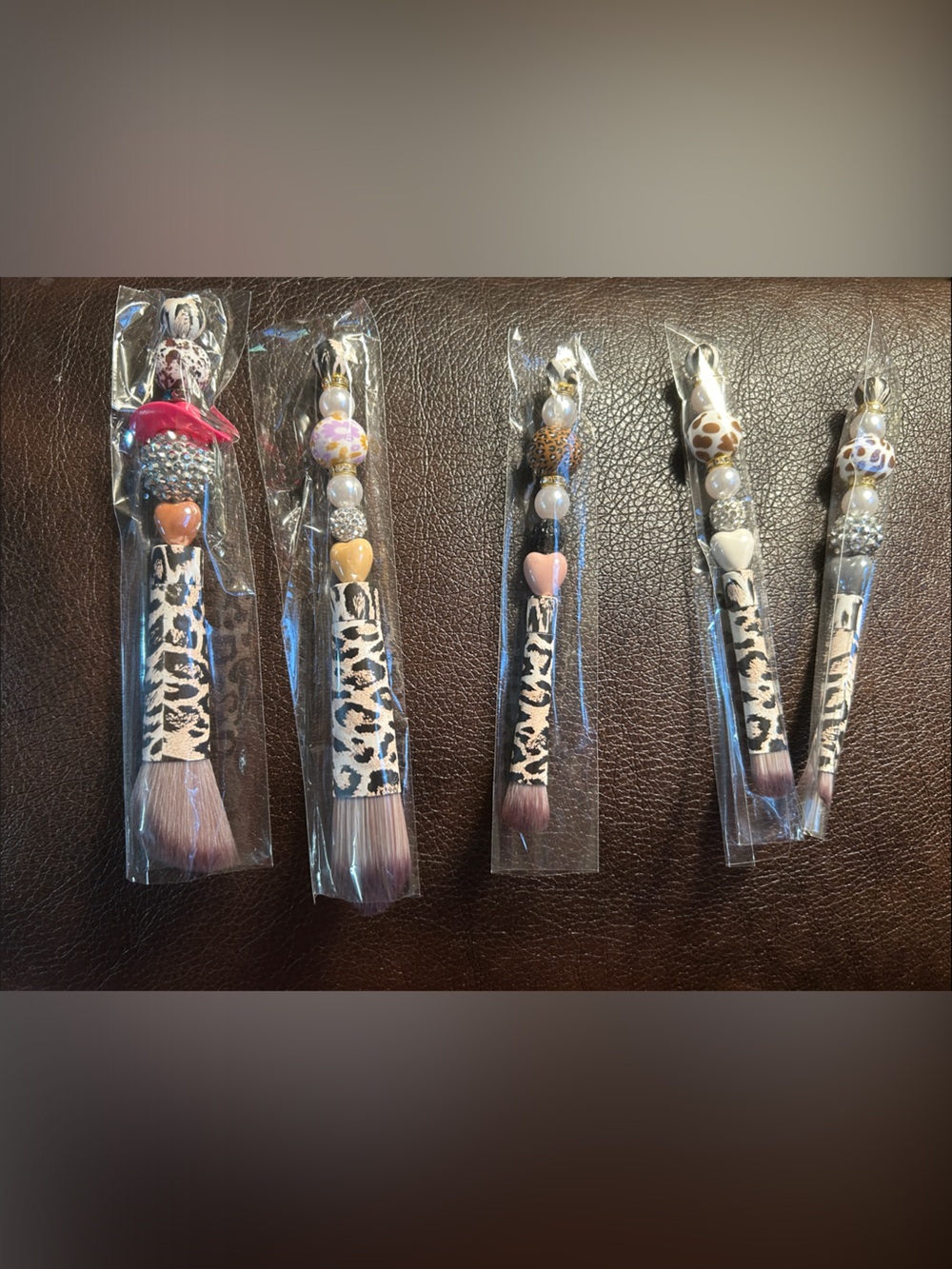 💄NWOT Hand Crafted Beaded 🤠 Makeup Brush Set - Pink Accents